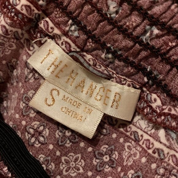 The Hanger. Size Small. Peasant Elastic Neck Rayon Oversized Top. B72 - Picture 5 of 5